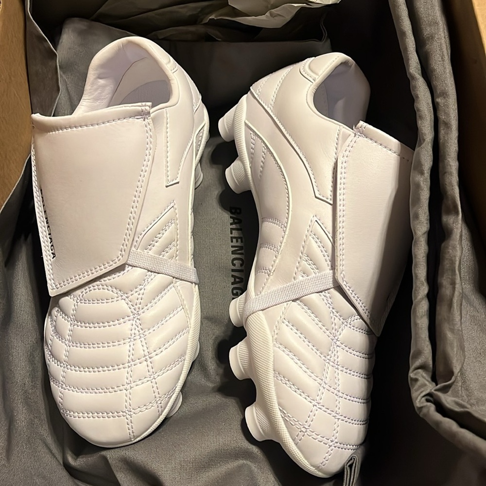 New $790 Balenciaga Women's Soccer Sneakers size 35 - Picture 3 of 12